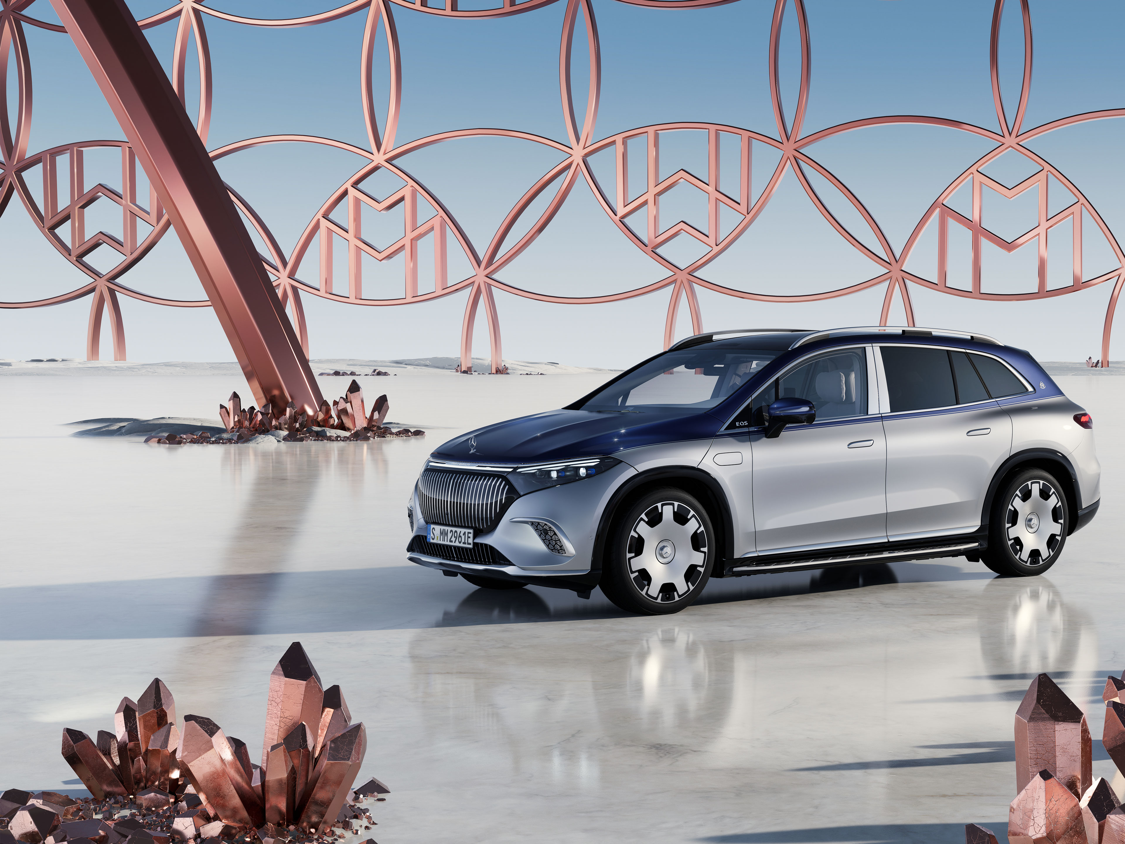 EQS SUV | Marka | Mercedes-Maybach Mercedes-Maybach EQS SUV’nin yandan görünümü.